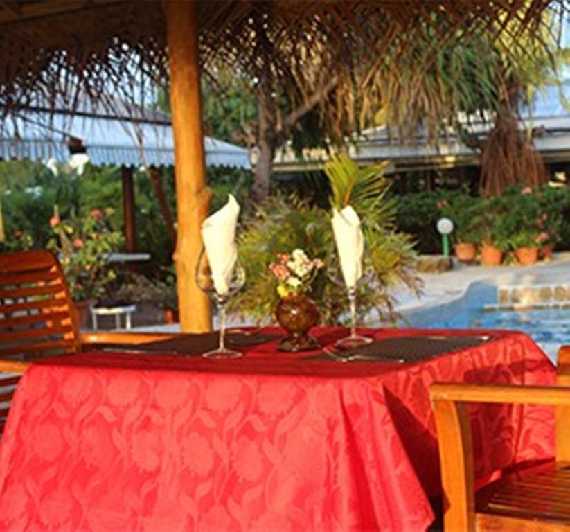 Pension Fare Maeva HUH Exterior foto