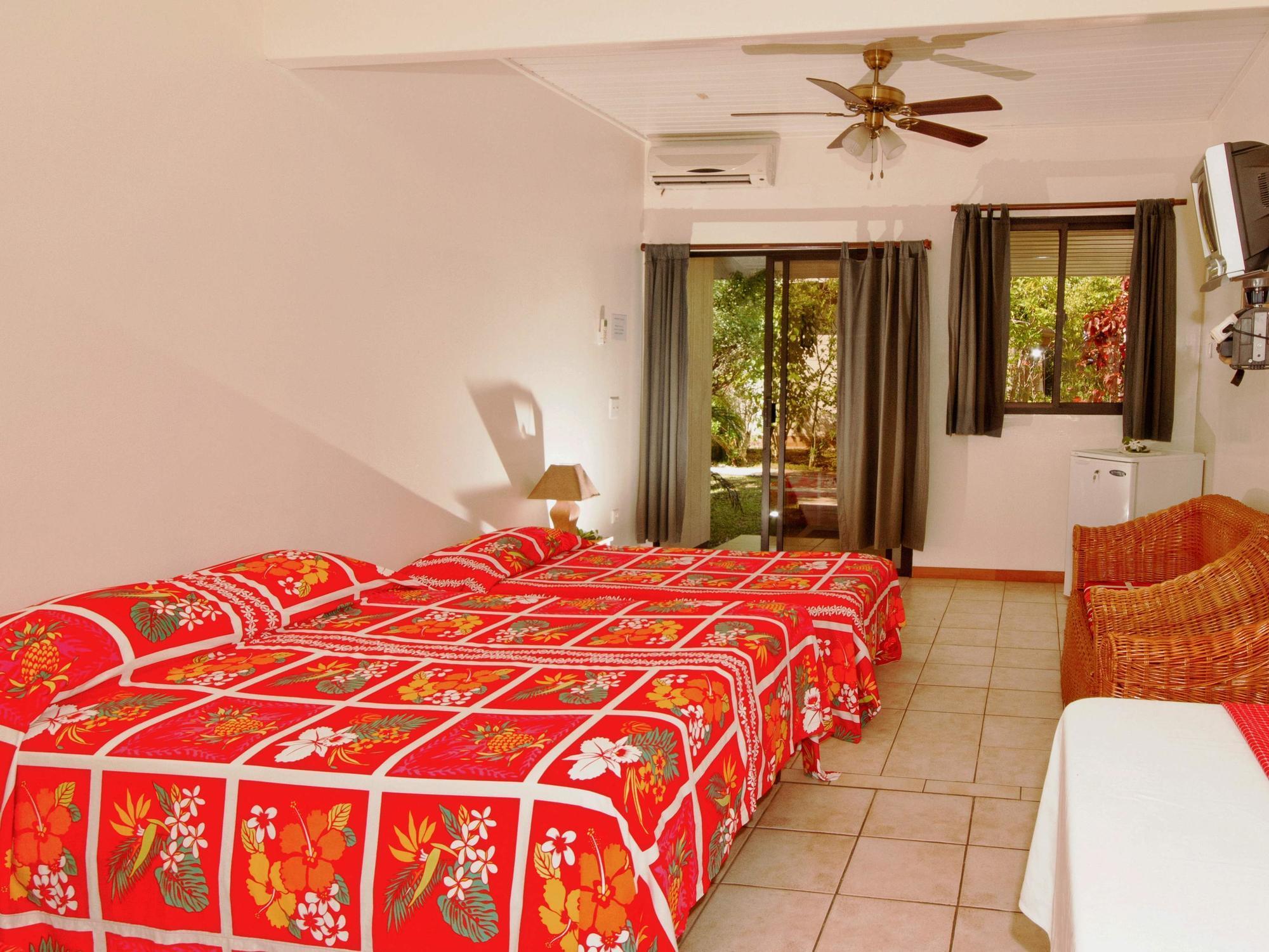 Pension Fare Maeva HUH Exterior foto